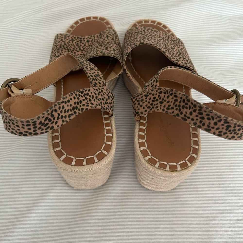 Platform Sandals - Picture 2 of 4